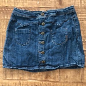 Stretchy denim skirt